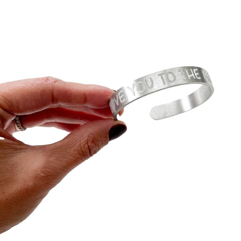 Pulsera grabado Cricut